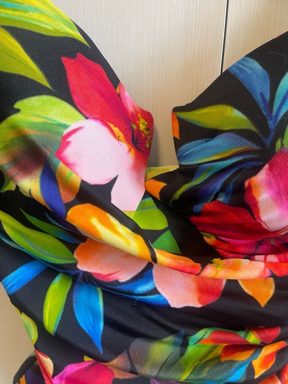 Miraclesuit Floral Ruched One-Piece Swimsuit Size 12 - Picture 4 of 7